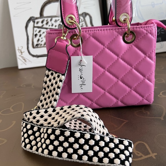 Pink Quilted Vegan leather Shoulder Bag - Picture 6 of 7